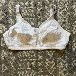 Lace Soft-Cup Bra in White — Supportive Everyday Comfort size 40C NWOT (X121)